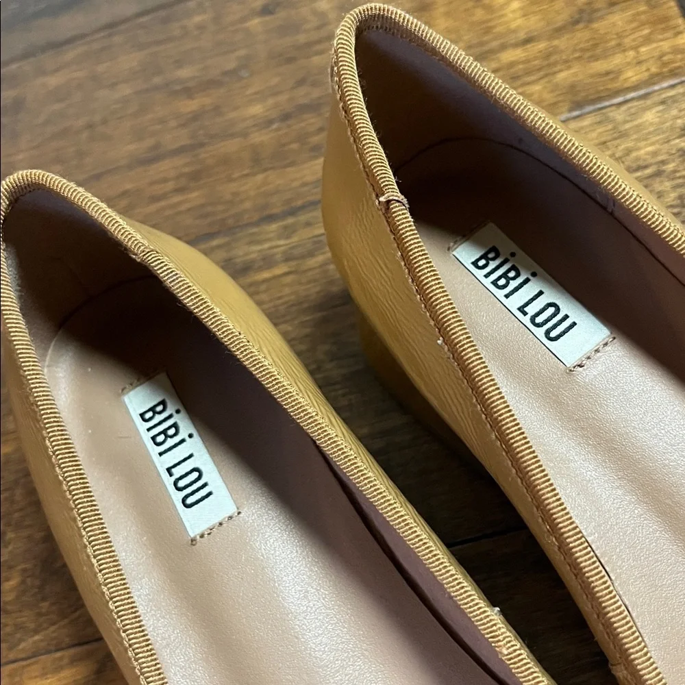Anthropologie Bibi Lou Patent Leather Suzy Ballet Block Heel, Camel, size 40 EU